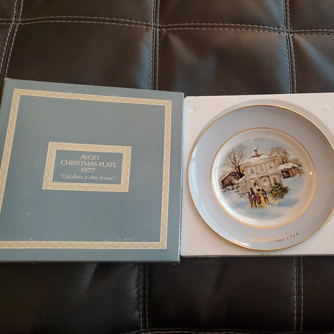 1977 Avon Christmas Plate Carollers In The Snow Original Box Wedgewood Vintage