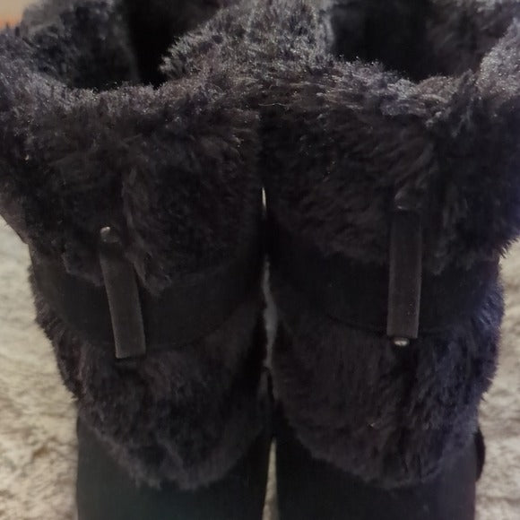 G by Guess Black Faux Fur and Suede Pull On Ankle Booties Snow Boots Size 8