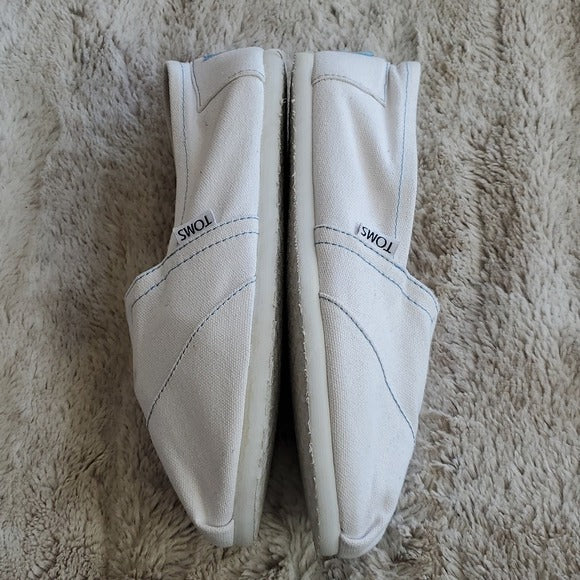 Tom's White Blue Light Weight Simple Slip On Canvas Fashion Sneakers Size 8 NWOT