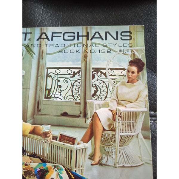 Bernat Afghans Book Contemporary Traditional Styles #132 Knitting & Crochet 1966