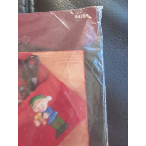 Bucilla Plaid SANTA'S HELPER Felt Apron Kit 84789 Christmas Santa 2002 NEW