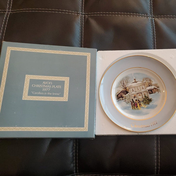 1977 Avon Christmas Plate Carollers In The Snow Original Box Wedgewood Vintage