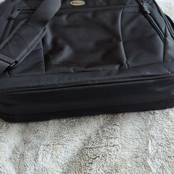 Targus Black Laptop Chromebook Double Case w Pockets and Shoulder Strap
