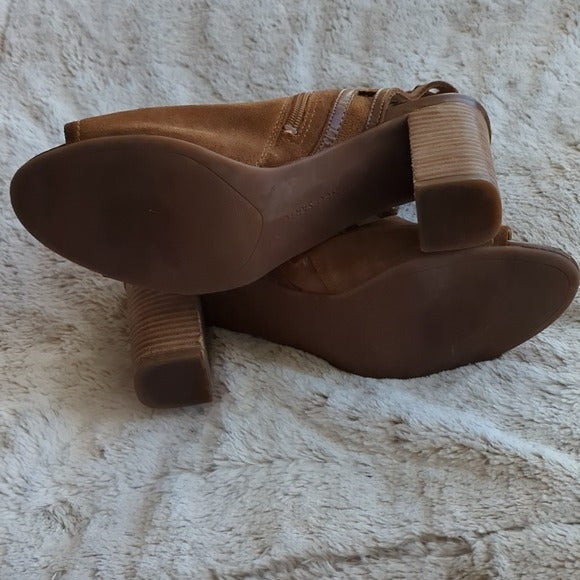Franco Sarto Greenwich Tan Suede Cut Out Peep Toe Heeled Ankle Sandals Size 9.5