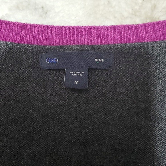 GAP Grey and Purple Simple 3/4 Sleeve Lightweight VNeck Sweater Size M