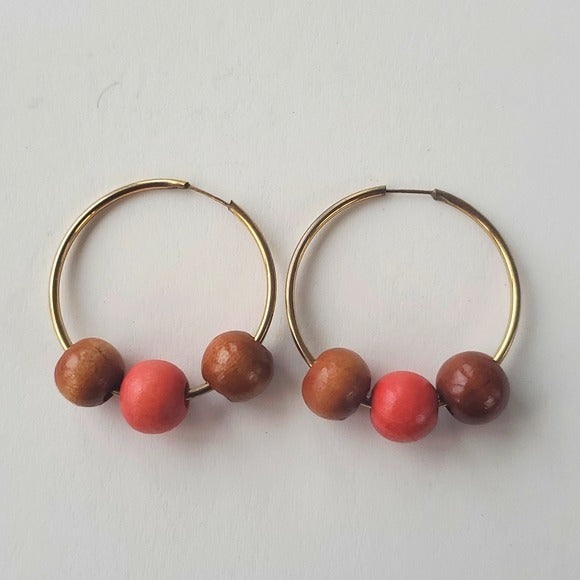 Vintage Boutique Gold Tone Light Weight Hoop Earrings With Wooden Beads