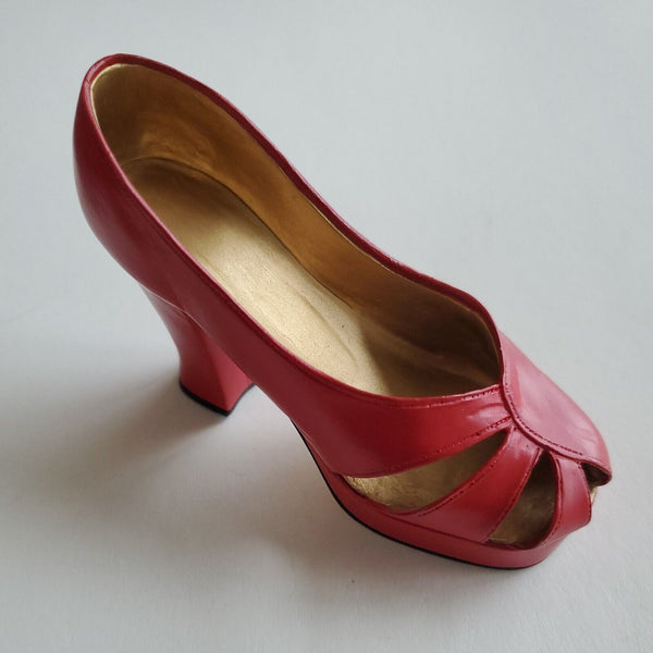 Just The Right Shoe By Raine Ravishing Red Pump Heel 25002 1999