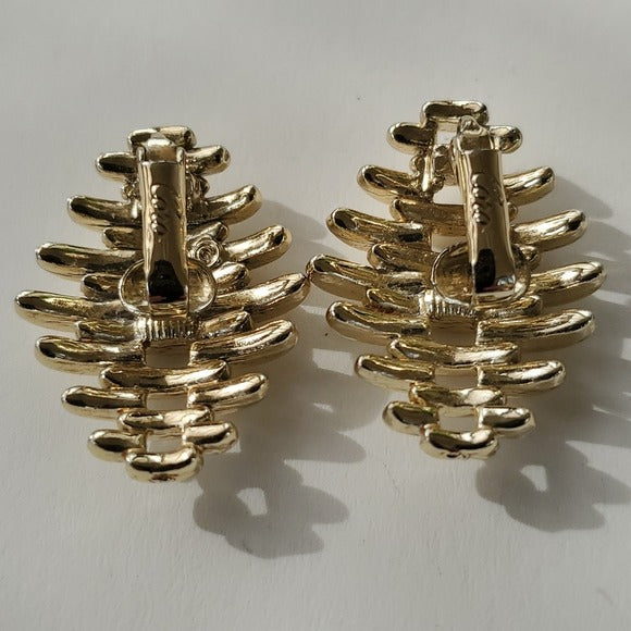 Vintage Coro Gold Tone Waffle Design One Inch Circle Clip On Earrings