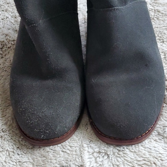 Tom's Dusty Black Suede Leather Rear Zippered Heeled Ankle Booties Size 7.5