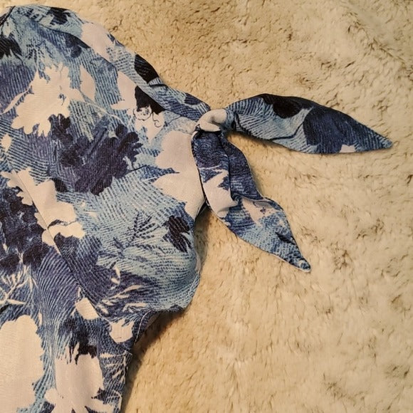 NWT Sioni Blue Floral Short Sleeve Wide Neck Blouse Top