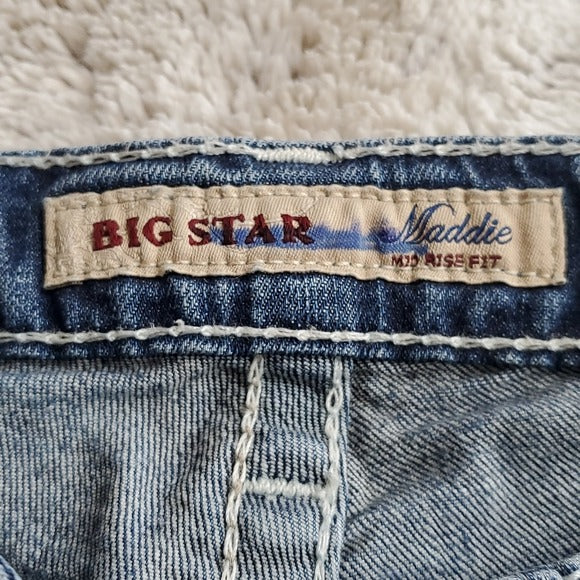 Big Star Mid Rise Maddie Fit Cropped Blue Jeans Size 26