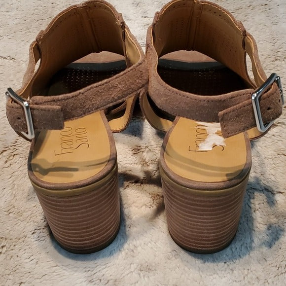 NWT Franco Sarto Harlet2 Beige Leather Block Heeled Peep Toe Sandals