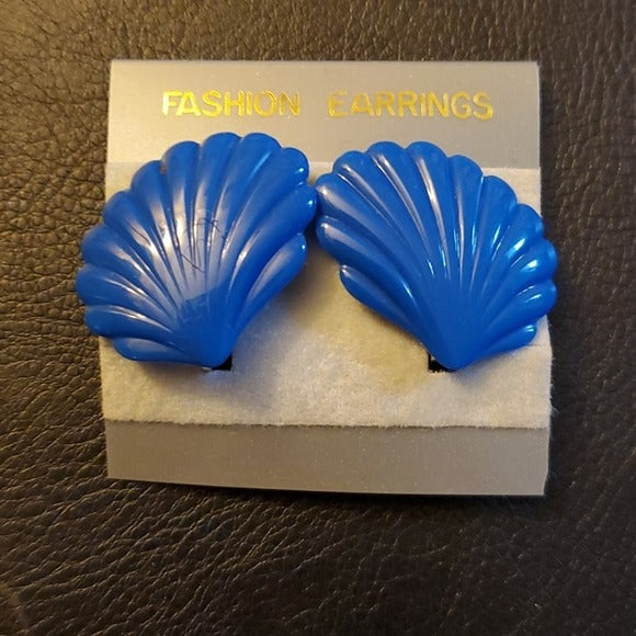 Boutique Blue Clam Shell Clip On Earrings