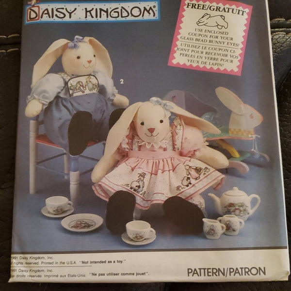 Vintage 1991 Simplicity Crafts 7718  Daisy Kingdom Sitting Bunnies & Clothes