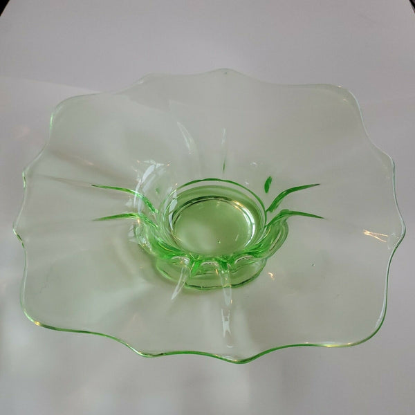 Green Depression Wavy Edge Candy Dish Bowl 7.5 x 7.5 Inches Square Type