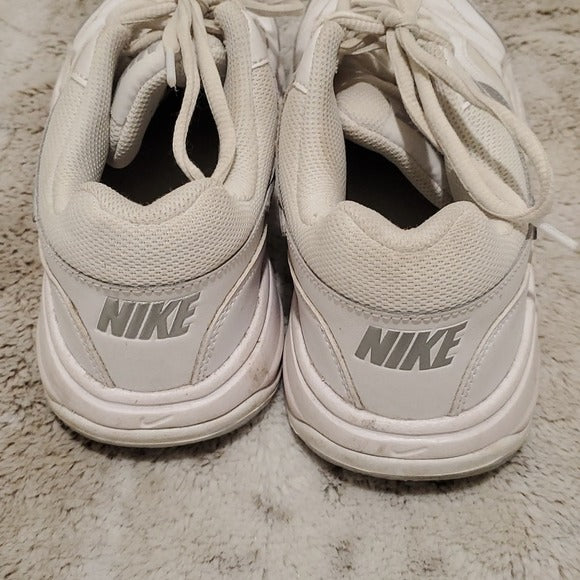 Nike White Grey Trendy Athletic Cross Trainers Sneakers Shoes Leather Size 9