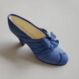 Just the Right Shoe by Reine CLASS ACT 245042 1999 Blue Pump Heel Figurine