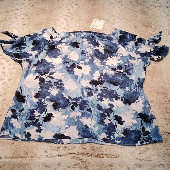 NWT Sioni Blue Floral Short Sleeve Wide Neck Blouse Top