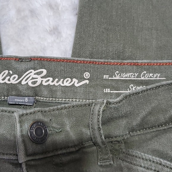 Eddie Bauer Slightly Curvy Skinny Cargo Jeans in Olive Green Size 6