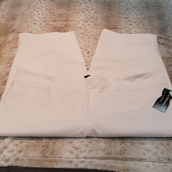 NWT Zac & Rachel Woman White Ultimate Fit Pull On Crop