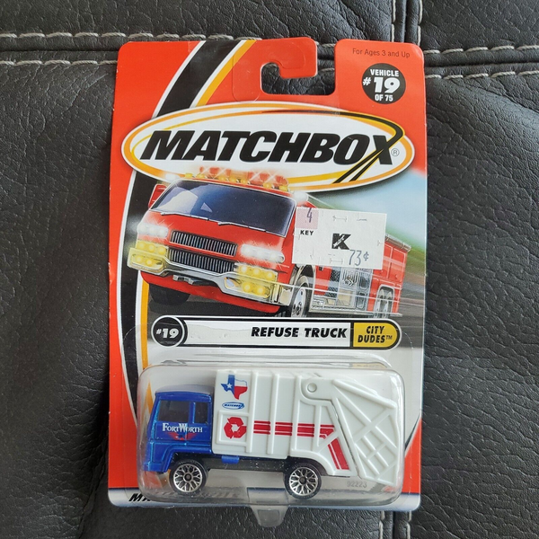 2000 Mattel Matchbox City Dudes Series REFUSE TRUCK #19 Fort Worth 92223 New