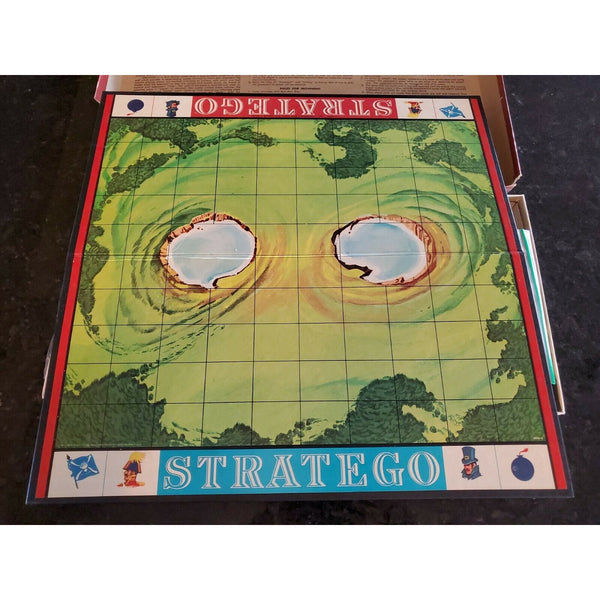 Stratego Strategy Board Game  1975 Milton Bradley