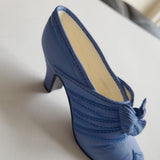 Just the Right Shoe by Reine CLASS ACT 245042 1999 Blue Pump Heel Figurine