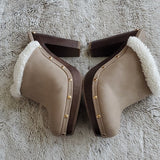 Juicy Couture Beige Leather Faux Fur Anora Slide On Heeled Mules Clogs Size 8.5