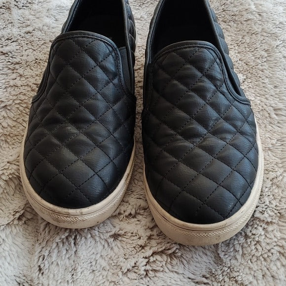 Steve Madden Ecentrcq Black Quilted Faux Leather Slip On Loafer Sneakers Size 7B