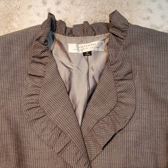 Tahari Gray Vertical Stripe Blazer w Fancy Collar Size 10