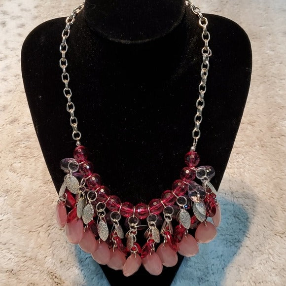 Boutique Silver & Pink Detailing Fashion Necklace