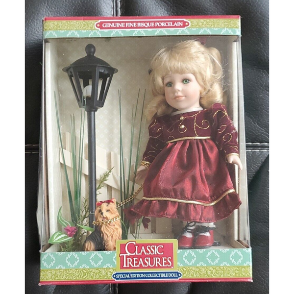 Classic Treasures - Girl Lamppost and Dog Special Edition Collectible Doll New